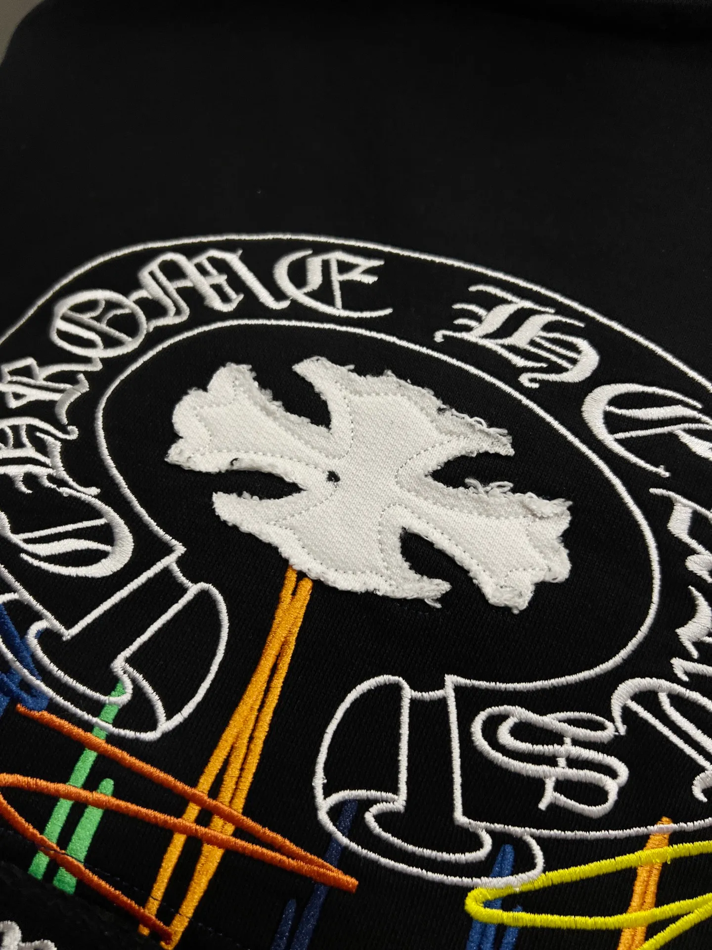 🅿️290 CH Crow 2025 autumn and winter new round neck long-sleeved sweatshirt, horseshoe Sanskrit letters + cross three-dimensional embroidery process, the real thing is great🔥Same style for men and women, loose version, size S M L XL XXL five sizes black white